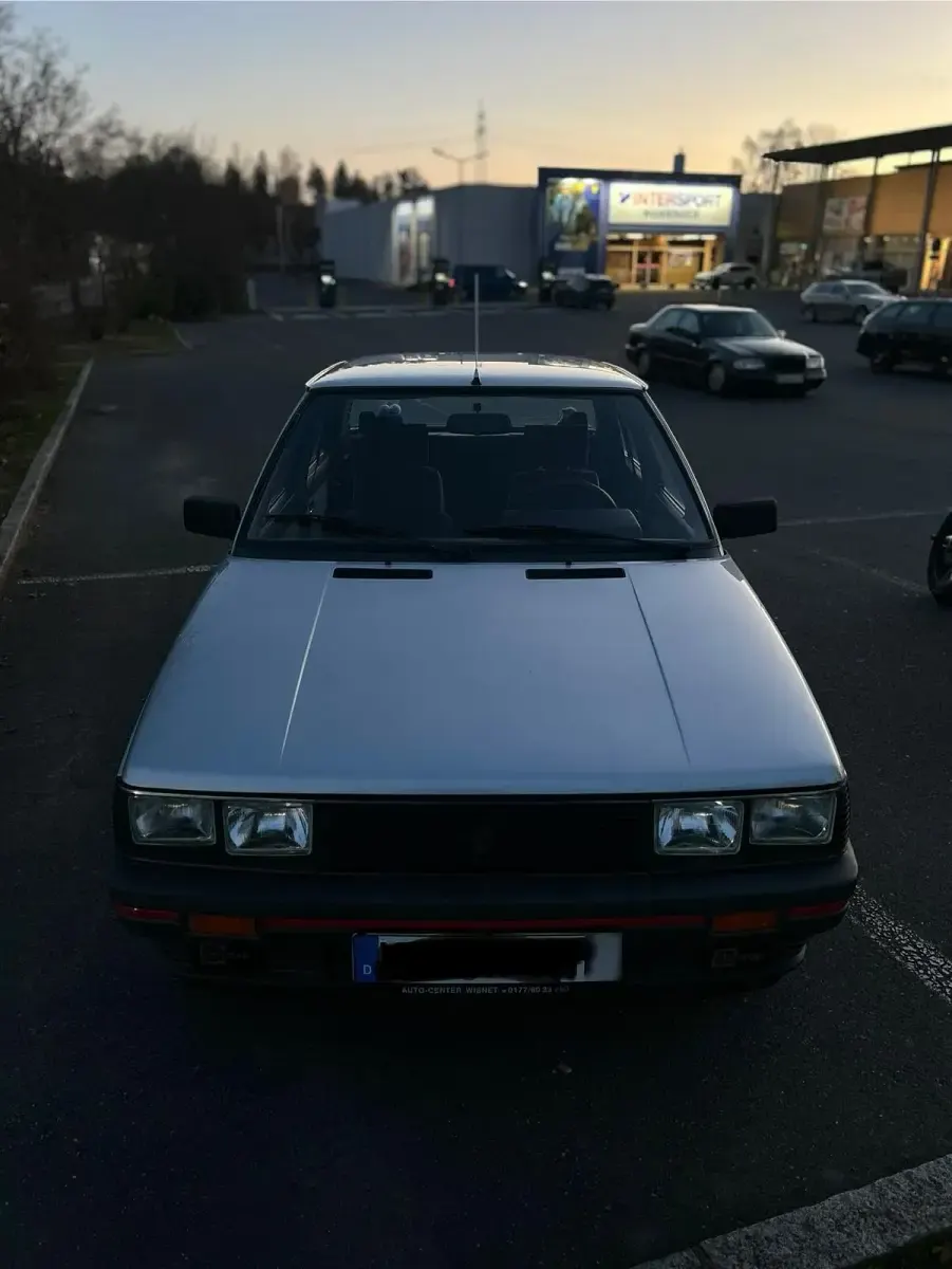 Second-hand Renault R9 73 CP (53 kW) 1986 Berlinǎ