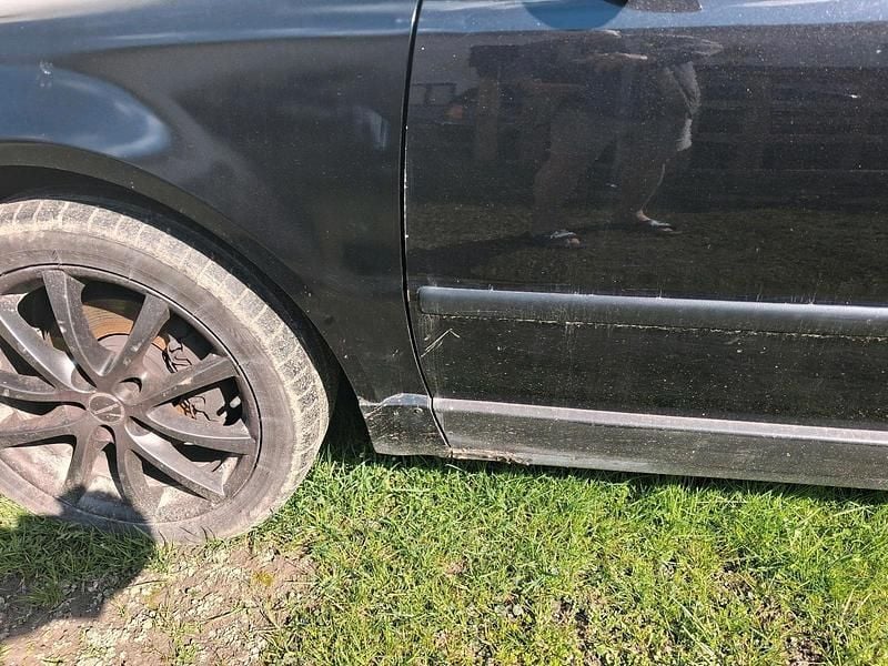 Gebraucht VW Passat 131 PS (96 kW) 2004 Schwarz Kombi