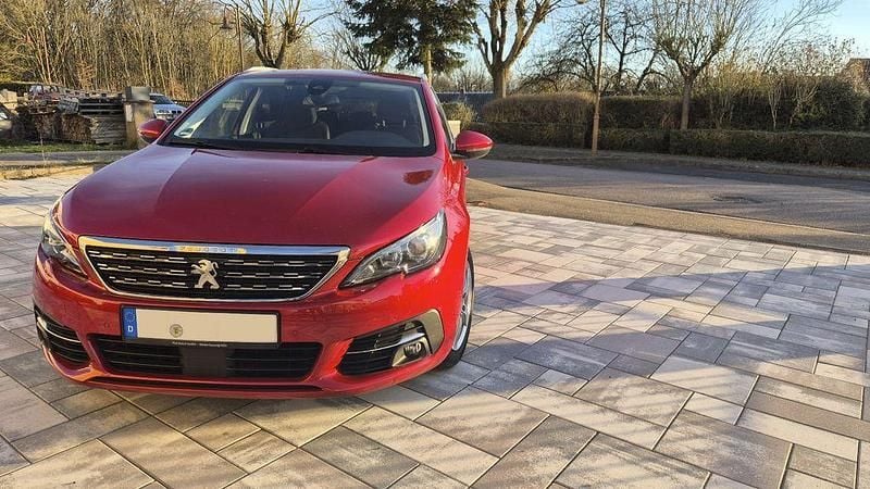 Gebraucht Peugeot 308 SW 131 PS (96 kW) 2020 Rot Kombi