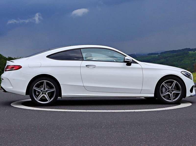 Weiß Gebraucht 2016 Mercedes C400 Coupé | 29.999 € (Fairer Preis) - Bild 1/4