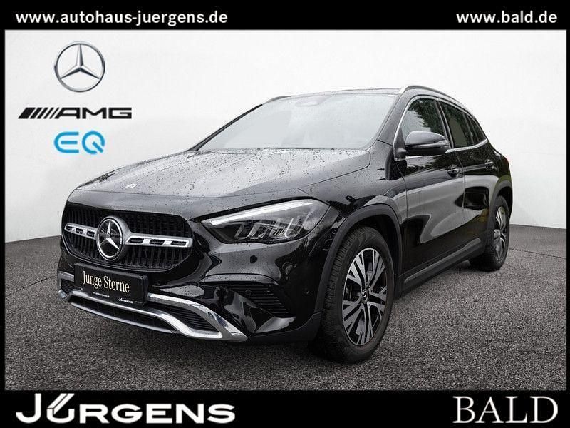 Kosmosschwarz metallic Gebraucht 2024 Mercedes GLA180 Progressive SUV | 36.780 € (Fairer Preis) - Bild 1/4