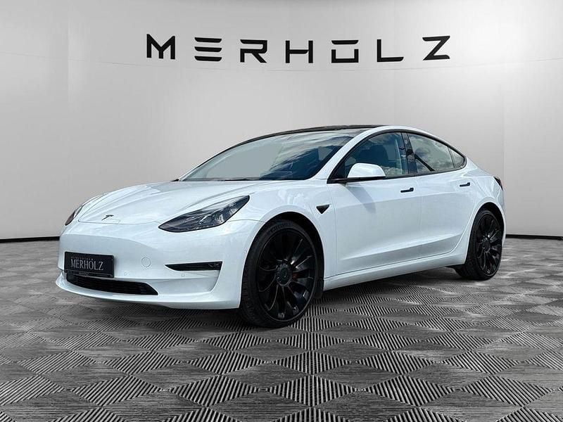 Weiß Gebraucht 2021 Tesla Model 3 Performance Limousine | 24.990 € (Fairer Preis) - Bild 1/4