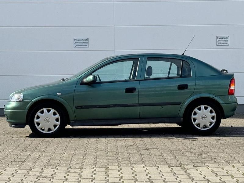 Gebraucht Opel Astra Edition 75 PS (55 kW) 1998 Grün Limousine