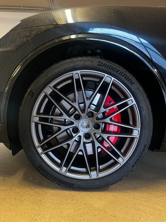 Neu Porsche Macan Turbo 469 kW (639 PS) 2026 Schwarz SUV