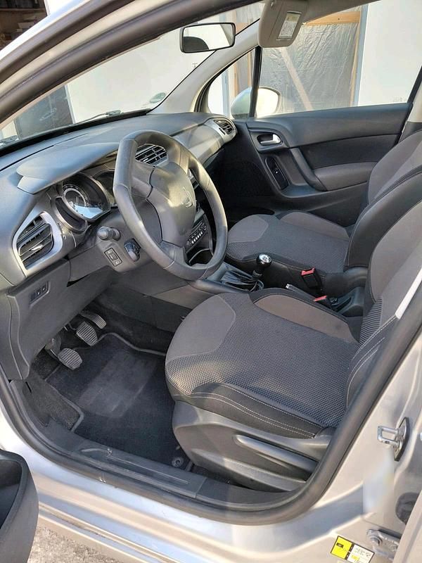 Gebraucht Citroën C3 99 PS (72 kW) 2015 Silber Kleinwagen