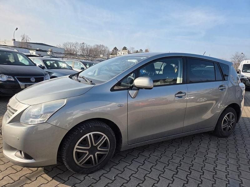 Gebraucht Toyota Verso Travel 126 PS (92 kW) 2012 Van / Kleinbus