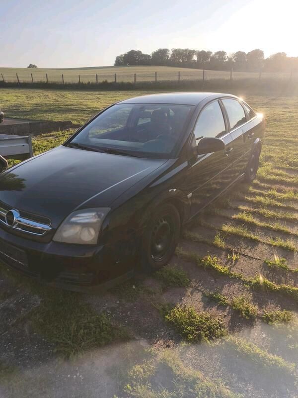 Schwarz Gebraucht 2004 Opel Vectra Limousine | 800 € (Guter Preis) - Bild 1/4