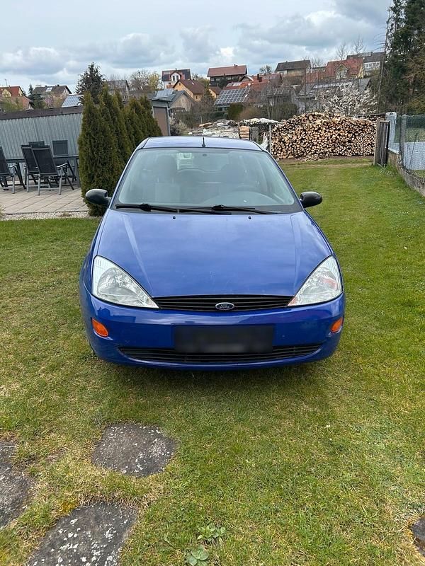 Second-hand Ford Focus 101 CP (74 kW) 1999 Albastru Break