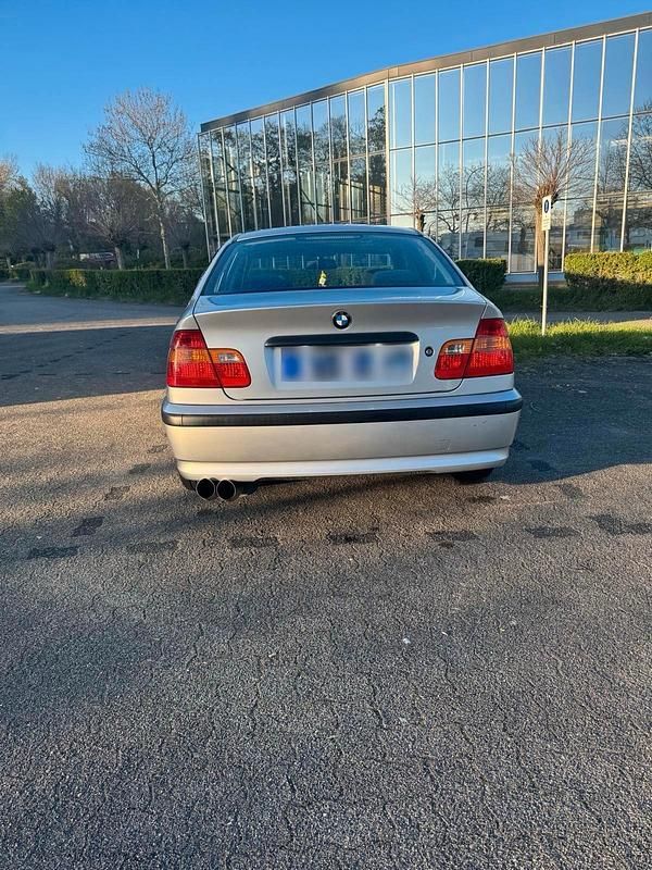 Gebraucht BMW 316 116 PS (85 kW) 2003 Silber Limousine