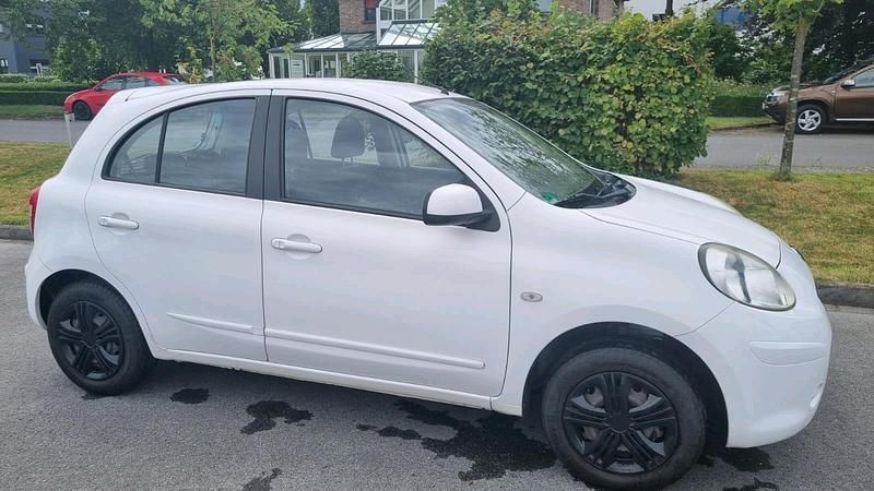 Weiß Gebraucht 2011 Nissan Micra Kleinwagen | 2.950 € (Fairer Preis) - Bild 1/4