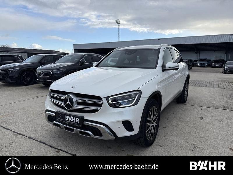 Weiß Gebraucht 2021 Mercedes GLC300e SUV | 29.750 € (Superpreis) - Bild 1/4