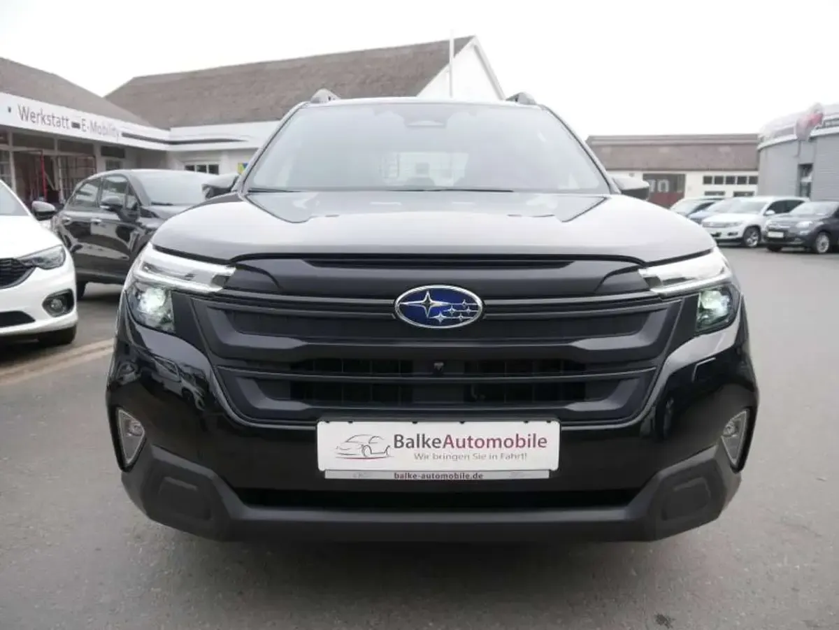 Gebraucht Subaru Forester Exclusive+ 136 PS (100 kW) 2025 Crystal black silica SUV