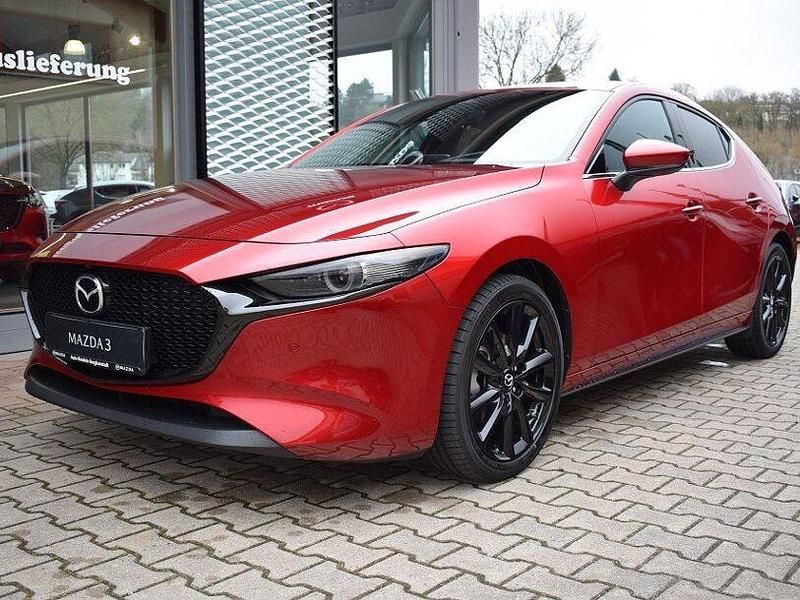 Gebraucht Mazda 3 Exclusive-Line 186 PS (136 kW) 2024 Rot Limousine