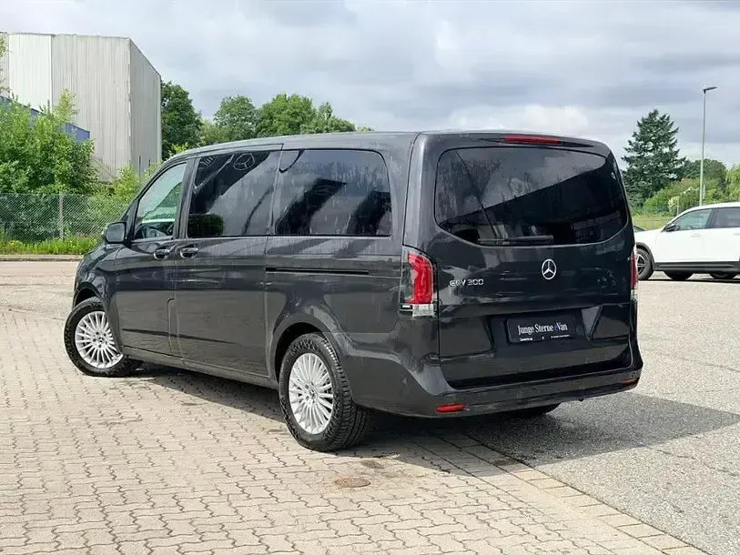 Gebraucht Mercedes EQV300 150 kW (204 PS) 2024 Grau Van / Kleinbus