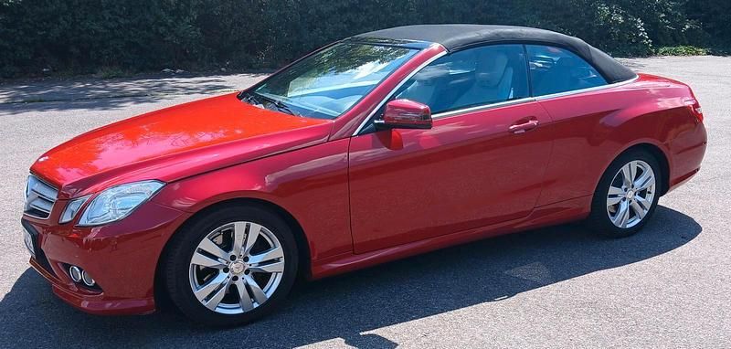 Rot Gebraucht 2011 Mercedes E250 Cabrio | 12.500 € (Guter Preis) - Bild 1/4