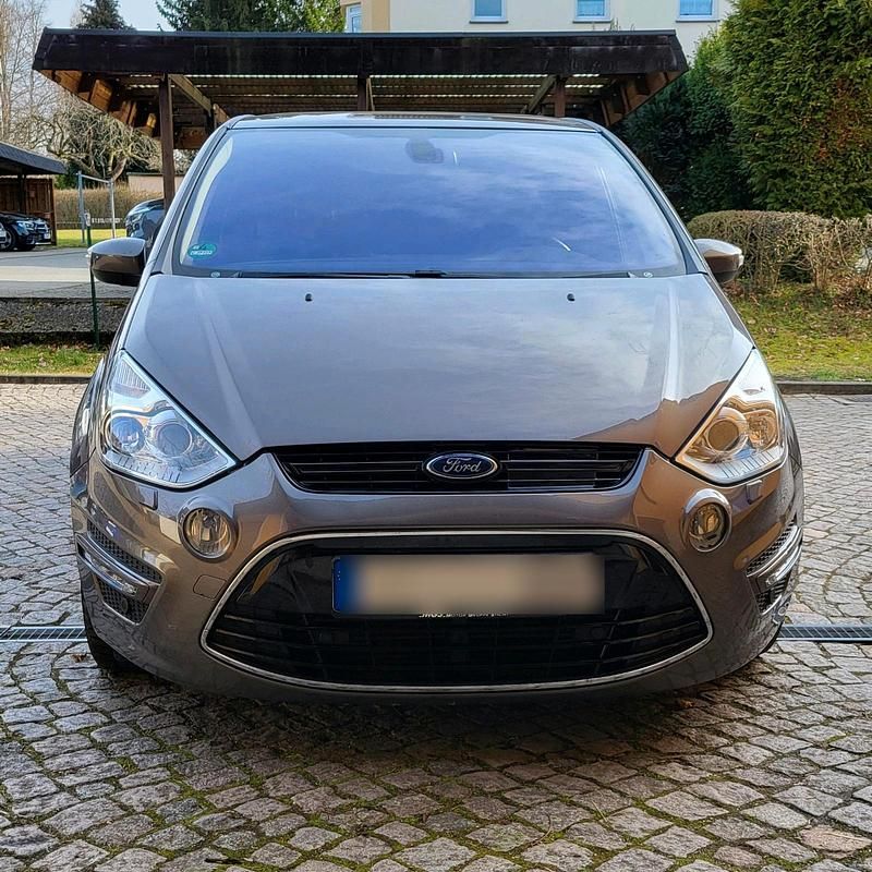 Gebraucht Ford S-MAX Titanium 163 PS (119 kW) 2013 Andere farben Van / Kleinbus