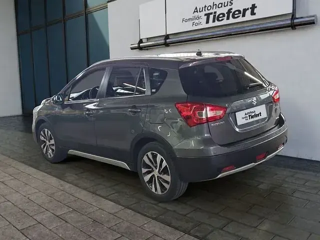 Gebraucht Suzuki SX4 140 PS (102 kW) 2019 Grau Limousine