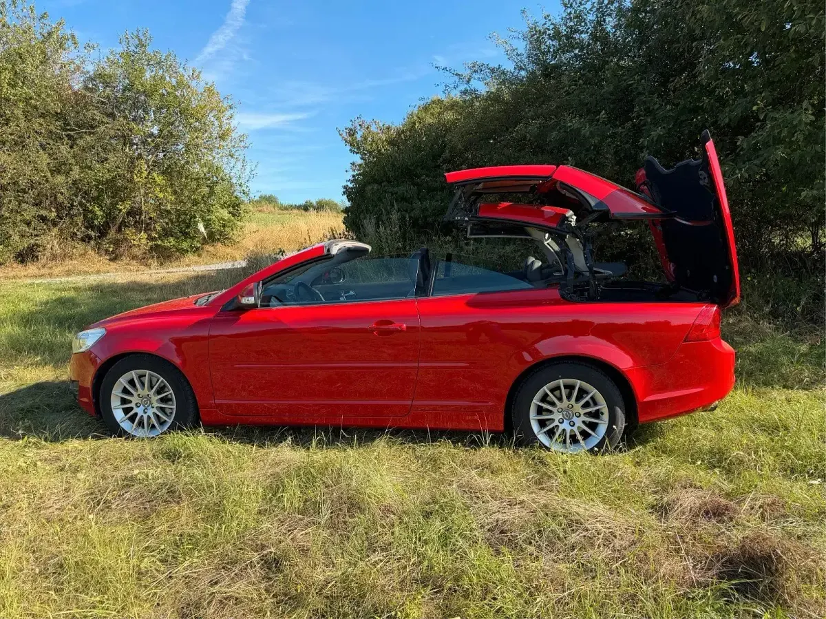 Gebraucht Volvo C70 179 PS (131 kW) 2009 Rot Cabrio