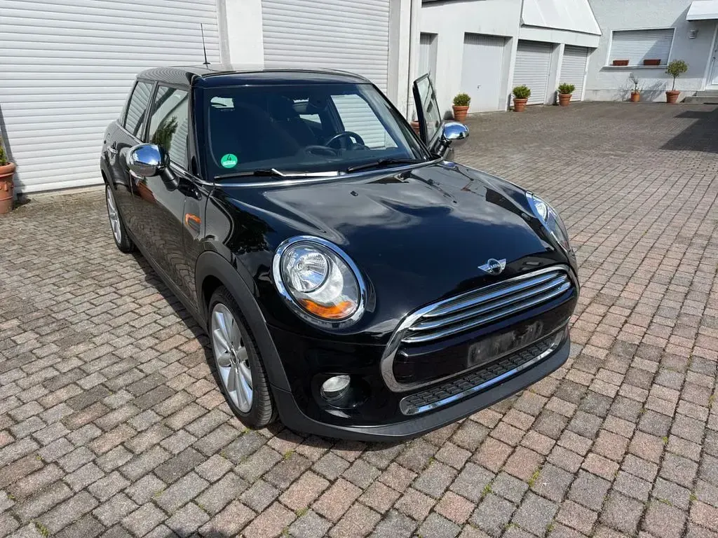 Käytetty Mini Cooper 136 HP (100 kW) 2015 Musta Viistoperä