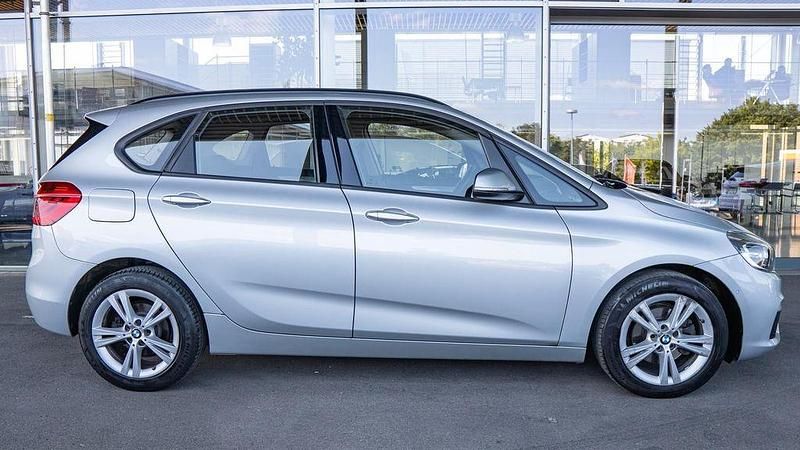 Gebraucht BMW 218 Advantage 136 PS (100 kW) 2018 Silber Van / Kleinbus