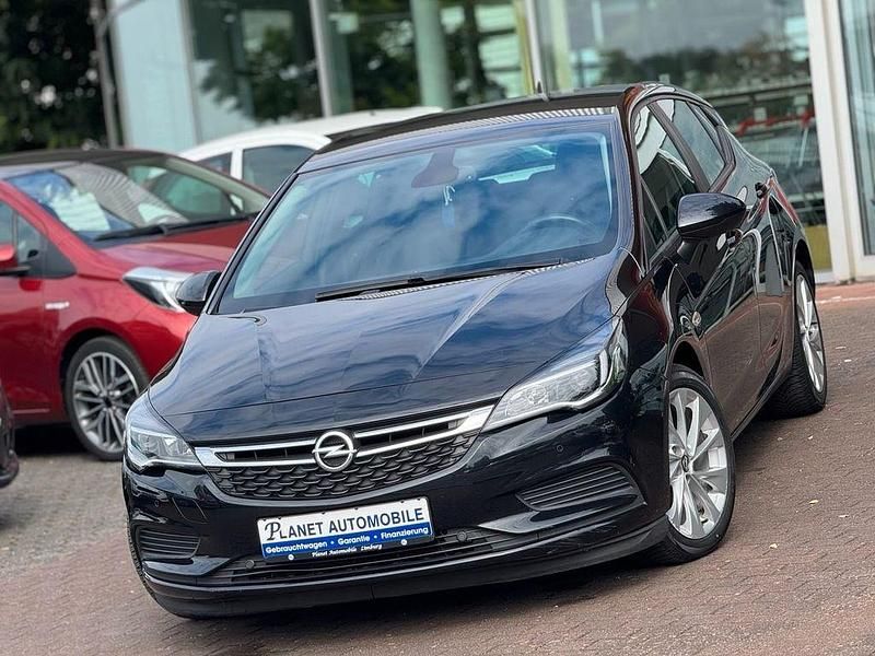 Schwarz Gebraucht 2016 Opel Astra Edition Limousine | 9.490 € (Fairer Preis) - Bild 1/4