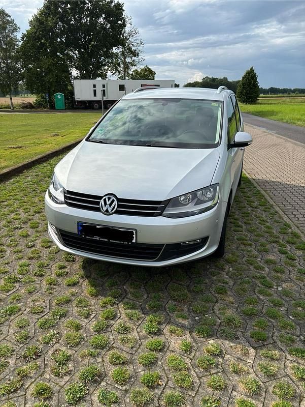 Silber Gebraucht 2013 VW Sharan Van / Kleinbus | 10.500 € (Guter Preis) - Bild 1/4