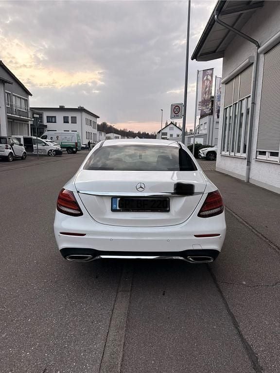Gebraucht Mercedes E350 AMG line 258 PS (189 kW) 2016 Weiß Limousine