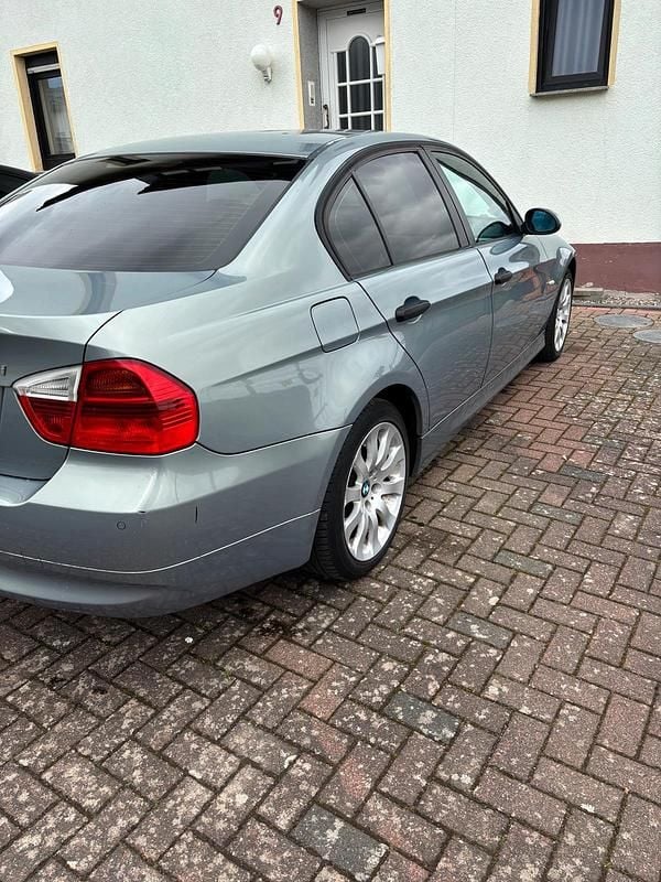 Gebraucht BMW 320 150 PS (110 kW) 2005 Andere farben Limousine