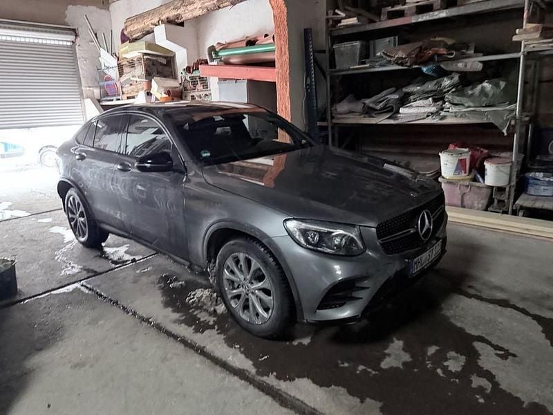 Braun Gebraucht 2018 Mercedes GLC250 AMG line Coupé | 25.500 € (Fairer Preis) - Bild 1/1