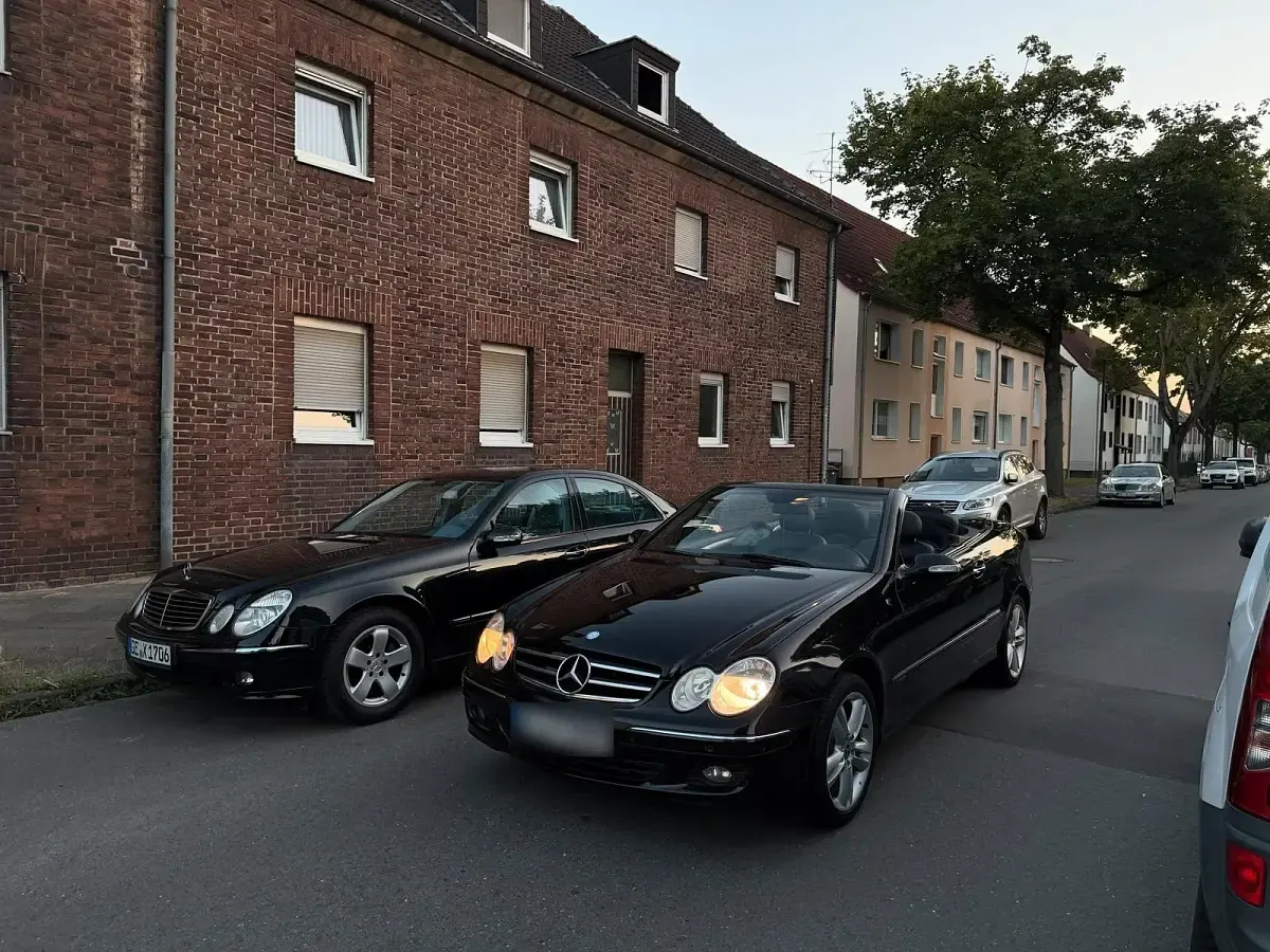 Gebraucht Mercedes CLK200 184 PS (135 kW) 2008 Schwarz Cabrio