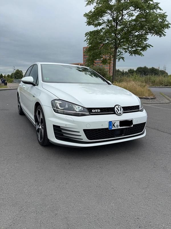 Weiß Gebraucht 2014 VW Golf VII GTD Limousine | 12.399 € (Fairer Preis) - Bild 1/4