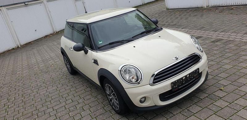 Weiß Gebraucht 2013 Mini ONE Kleinwagen | 5.700 € (Etwas zu teuer) - Bild 1/4