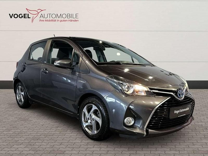 Gebraucht Toyota Yaris Hybrid Edition-S 101 PS (74 kW) 2016 Grau Kleinwagen