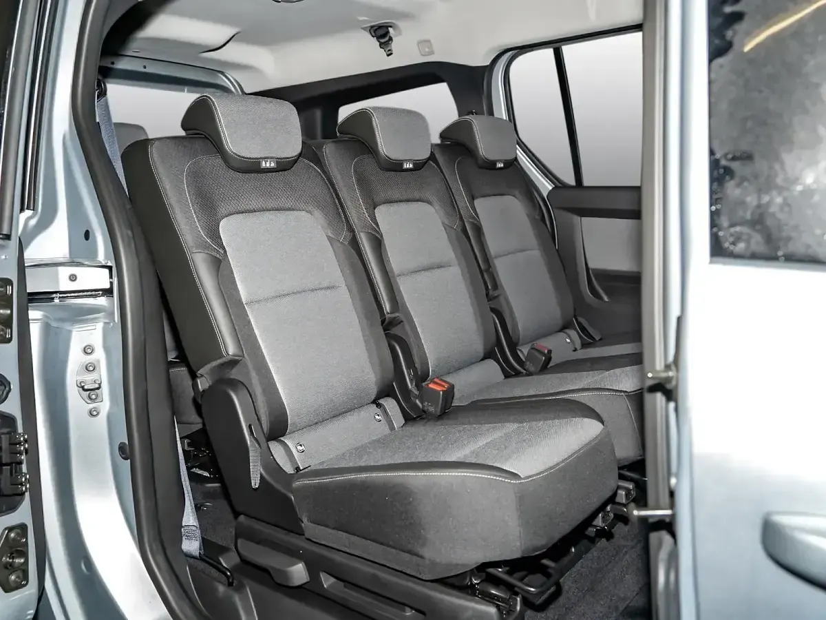 Gebraucht Renault Kangoo Techno 131 PS (96 kW) 2025 Highlandgrau Van / Kleinbus