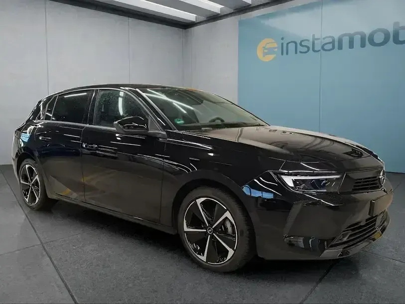 Gebraucht Opel Astra 131 PS (96 kW) 2025 Schwarz Kleinwagen