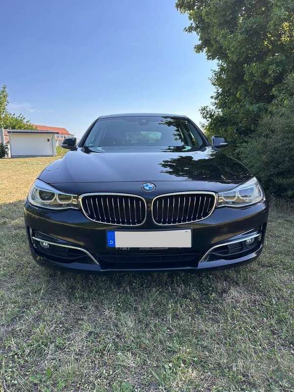 Schwarz Gebraucht 2015 BMW 330 Luxury Line Limousine | 22.500 € (Fairer Preis) - Bild 1/4