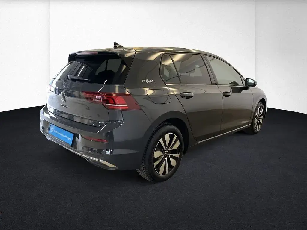 Gebraucht VW Golf VIII Goal 116 PS (85 kW) 2025 Rot Limousine
