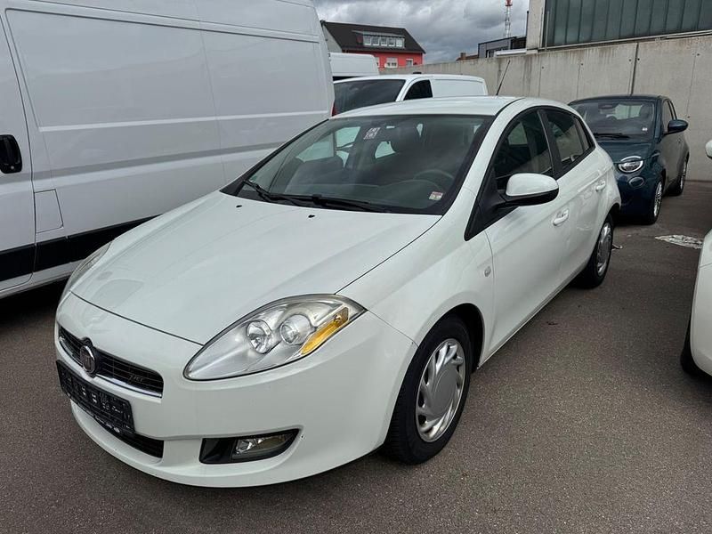 Weiß Gebraucht 2009 Fiat Bravo Dynamic Kleinwagen | 1.990 € (Guter Preis) - Bild 1/4