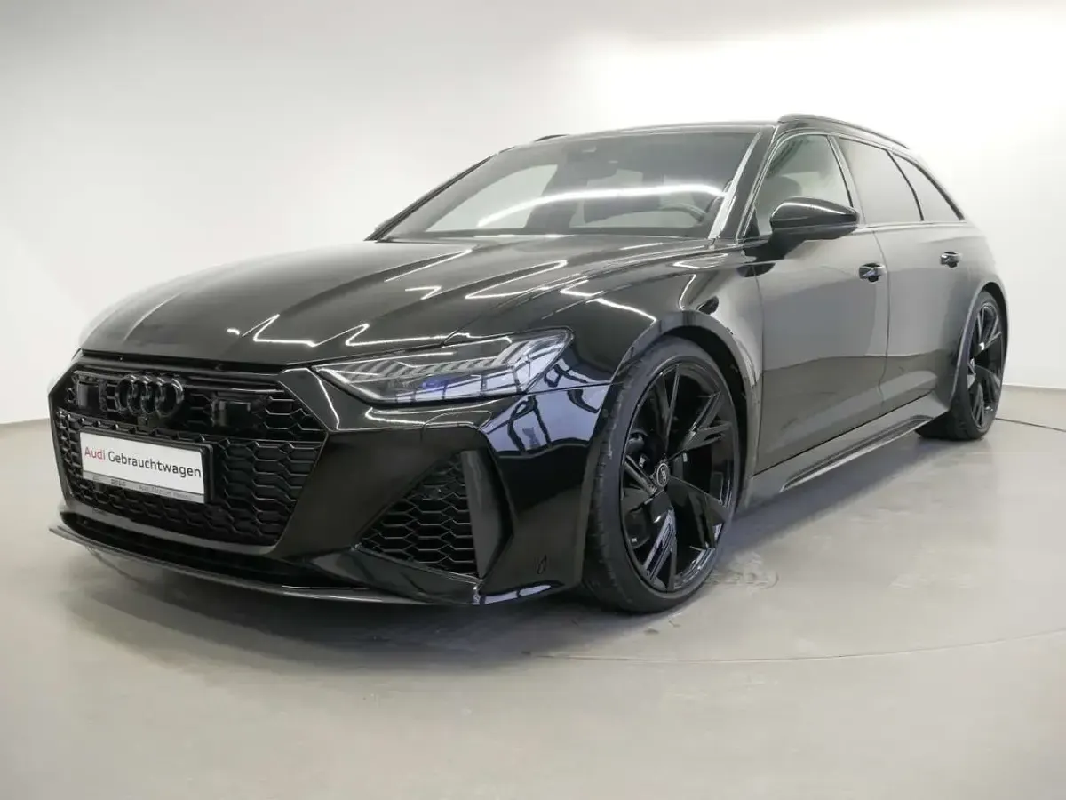 Gebraucht Audi RS6 Ambiente 600 PS (441 kW) 2022 Mythosschwarz metallic Kombi