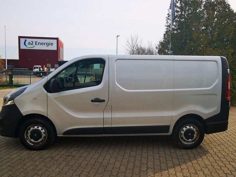 Gebraucht Opel Vivaro 120 PS (88 kW) 2016 Silber Van / Kleinbus