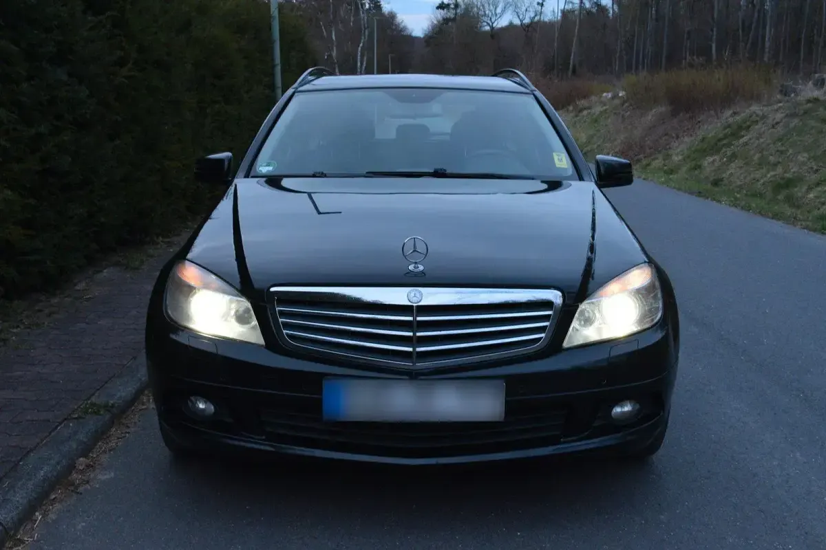 Gebraucht Mercedes C220 170 PS (125 kW) 2010 Schwarz Kombi