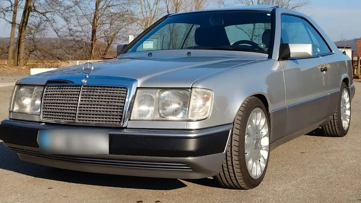 Gebraucht Mercedes 300 220 PS (161 kW) 1992 Silber Coupé