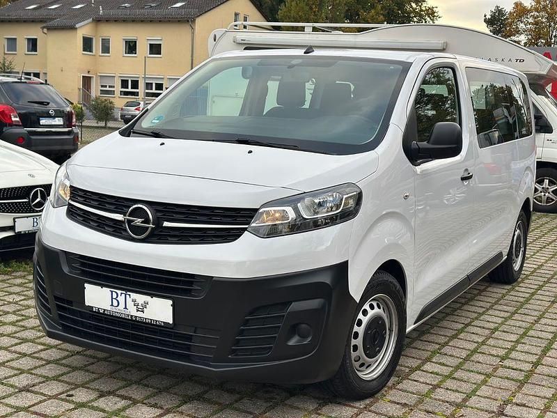 Weiß Gebraucht 2023 Opel Vivaro Van | 18.490 € (Fairer Preis) - Bild 1/4