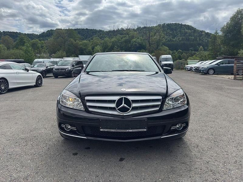 Schwarz Gebraucht 2011 Mercedes C200 Avantgarde Limousine | 11.950 € (Fairer Preis) - Bild 1/4