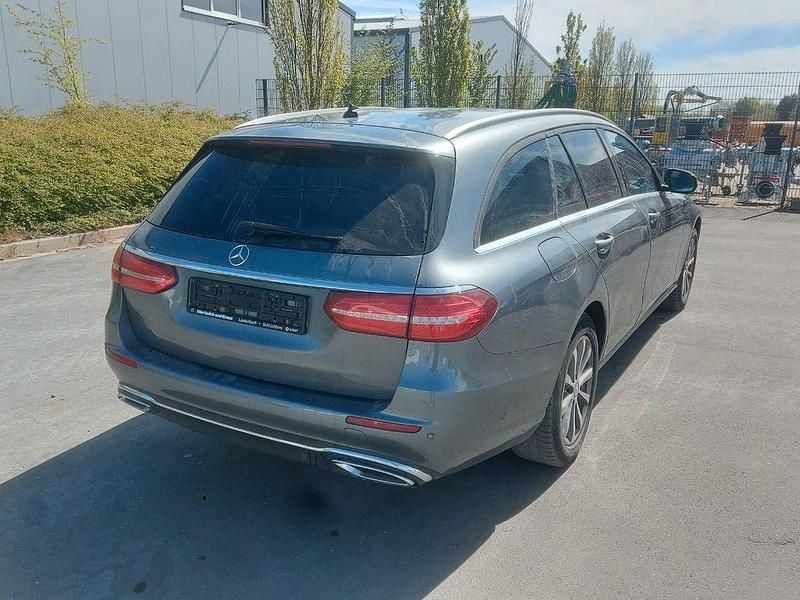 Gebraucht Mercedes E220 194 PS (142 kW) 2017 Grau Limousine