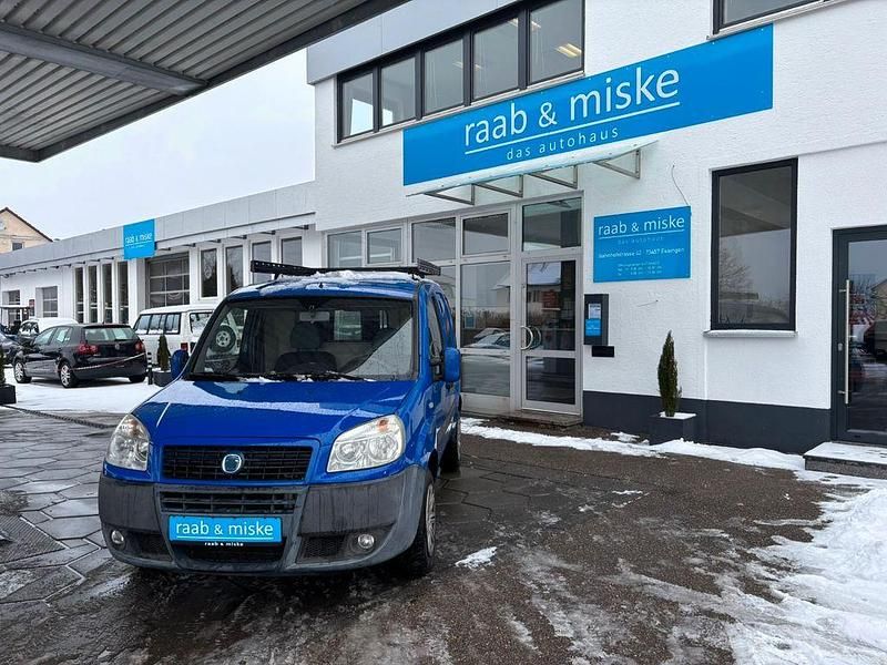 Blau Gebraucht 2009 Fiat Doblò Van / Kleinbus | 4.490 € - Bild 1/4
