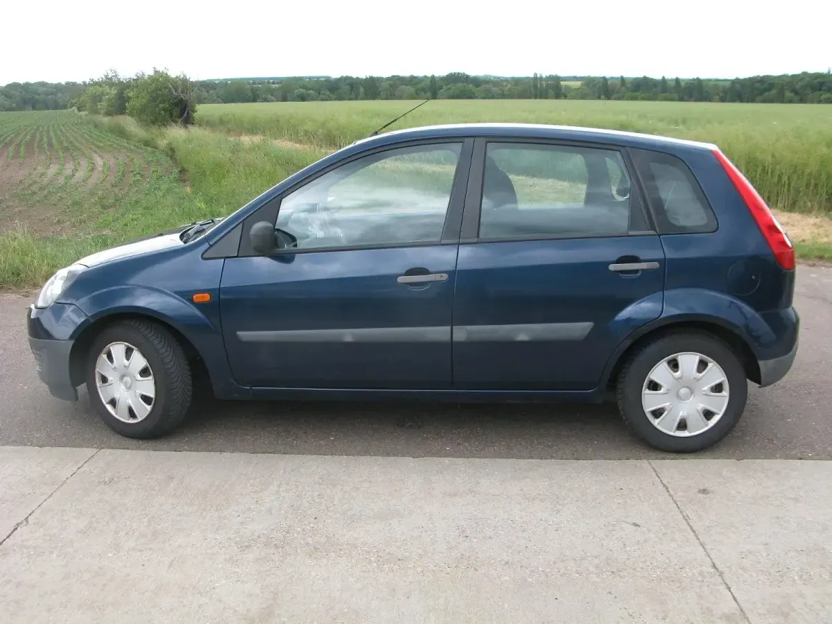Gebraucht Ford Fiesta 60 PS (44 kW) 2006 Blau Kleinwagen