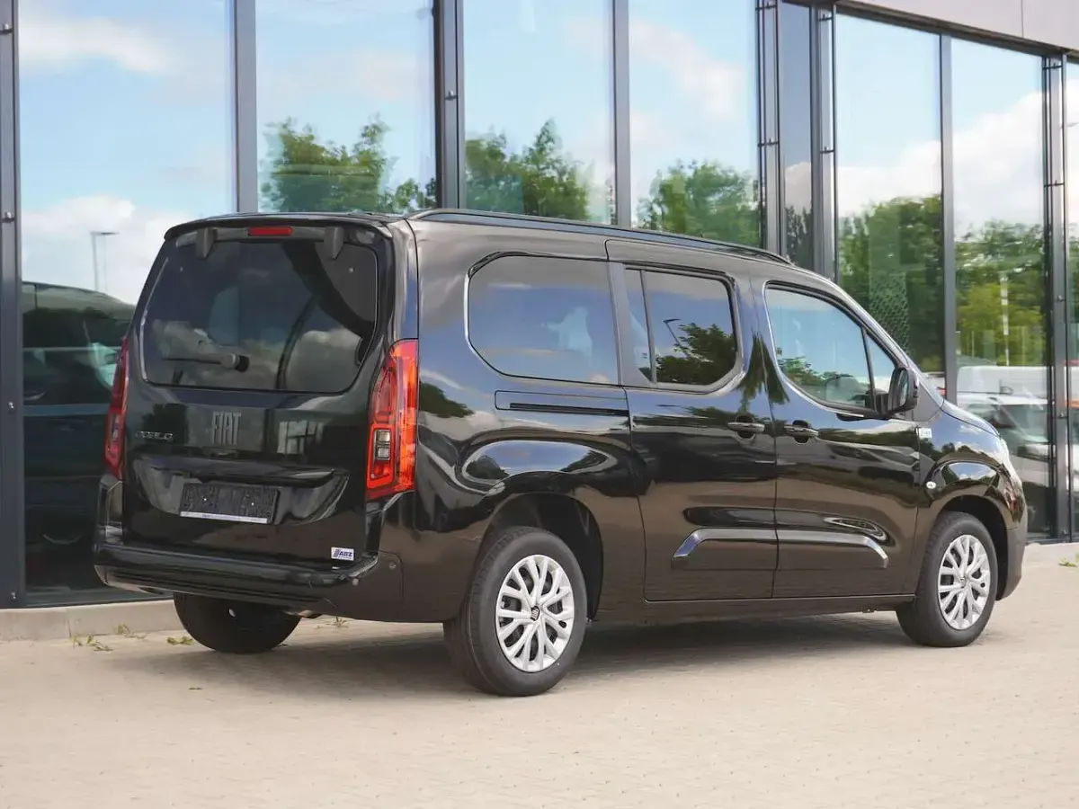 Gebraucht Fiat Doblò 131 PS (96 kW) 2024 Schwarz Van / Kleinbus