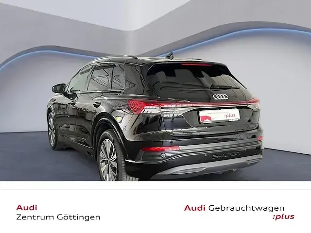 Second-hand Audi Q4 e-tron Advanced 150 kW (204 CP) 2023 Negru SUV
