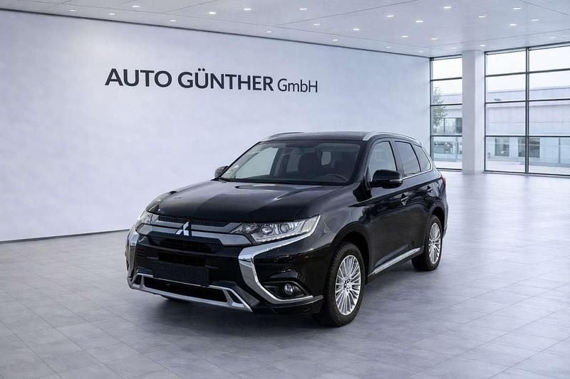 Gebraucht Mitsubishi Outlander P-HEV Spirit 135 PS (99 kW) 2019 Pantherschwarz (p) SUV